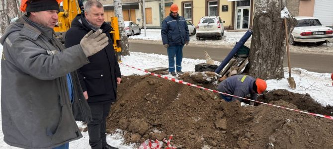 Андрій Стасевський: «Понад 4 тисячам родин повертаємо світло щодоби після обстрілів. В січні ця цифра зросла у півтора рази». Андрій Стасевський: «Понад 4 тисячам родин повертаємо світло щодоби після обстрілів. В січні ця цифра зросла у півтора рази».
