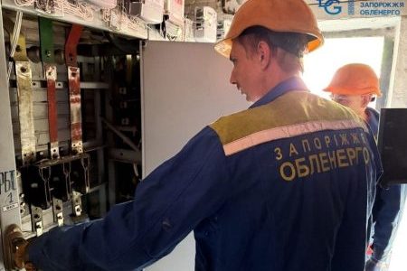 «Повернули світло 10 тисячам родин, що знеструмлювалися через обстріли підстанції та пошкодження ПЛ», – Андрій Стасевський «Повернули світло 10 тисячам родин, що знеструмлювалися через обстріли підстанції та пошкодження ПЛ», – Андрій Стасевський